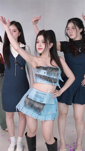 CENTER DANCE COMPETITION The Mini Event of February has come to an end, our winners have been found. We are thrilled to announce the result and present the Center Dance called THE BEAR which centered by our Top 1. Congratulations : ALICE #Alice #Helious #Centerdancecompetiton #februaryevents #Top1 Are you looking forward to our comeback after the Big Holiday?