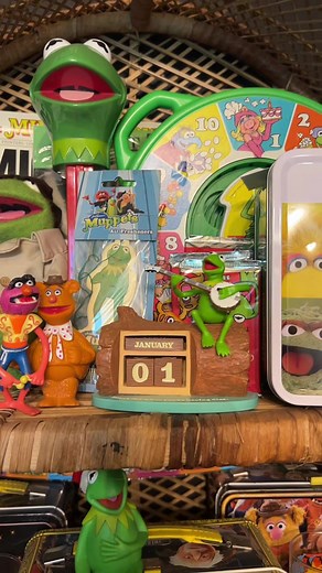 happy new years, muppet babies! i am recovering today, not from any sort of partying but from my kid deciding that last night was not going to be a night for any sleep lmao heres to hoping for sleepful nights this week 🤠 #muppets #themuppets #muppet #muppettok #muppetcore #jimhenson #sesamestreet