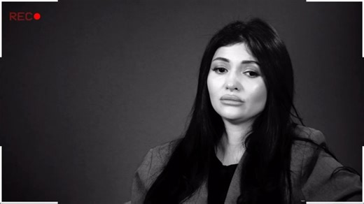 DORIN GALBEN on Instagram: "Și-a făcut operație plastică la sâni și spune că de atunci trăiește un adevărat calvar 😔 Elena Lungu (@elly_fox01) a mărturisit în cadrul monologului că la un moment dat avea senzația că un sân o să-i explodeze, iar ceea ce a urmat este greu să descrii în cuvinte… P.S. Link-ul la video integral îl găsiți în stories sau pe canalul meu de Youtube “GALBEN”! ⤴️ #monolog #doringalben"