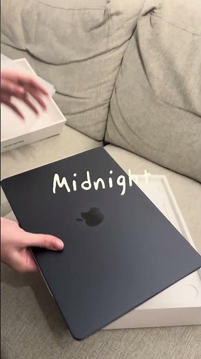 Unboxing MacBook Air 2025 (Midnight)