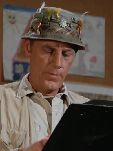 Best scene from M*A*S*H 4077 - Comedy of War 70-80s #MASH #mash4077 #4077 #War #WWI #oldwar #Comedy | Join us: https://www.facebook.com/groups/772465791028529 . | MASH Page Videos
