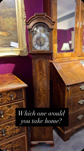 A ticking family portrait ⏰✨ Grandfather, grandmother, and granddaughter clocks – side by side! It’s not often you see all three together, and the difference in size makes them all the more beautiful. Which one would you have in your home – the stately Grandfather, the elegant Grandmother, or the charming little Granddaughter? ❤️ . . #GrandfatherClock #GrandmotherClock #GranddaughterClock #Antiques #InteriorDesignInspiration #TimelessStyle | Hemswell Antique Centres