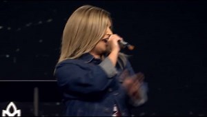 28K views · 1.1K reactions | #tbt to World Harvest Church with Pastor Rod Parsley — it’s time to discern the season!  | Amanda Crabb Ministries | Facebook