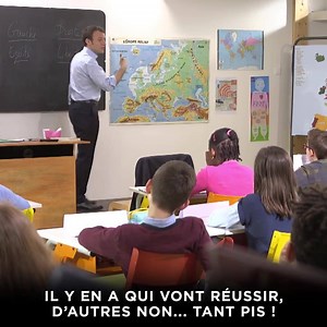 392K views · 706 reactions | Emmanuel Macron explique la différence entre la droite et la gauche à des enfants Très fort  en com | Tunis Tribune | Facebook