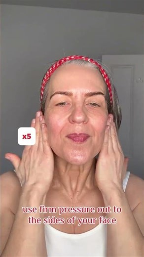 Depuff and lift cheeks in 30 secs