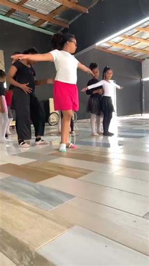 Laila Gloss y Más..."Brilla sin limites" on Instagram: "Mi chica Danza, ballet 🩰 @destacar @laila_gloss @ballet #fypforyouforyoupageviralparati #lailatiendavirtualyfisica #14defebrerosanvalentinamoryamistad #republicadominicanaspm #destacar_reels♥️"