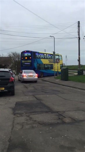 LX60 DXE departing Warden Bay on the 360 to Sheerness #B9TL