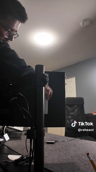 Desk light setup upgrade #software #softwareengineer #tech #technology #techtok #desk #desksetup #desklight