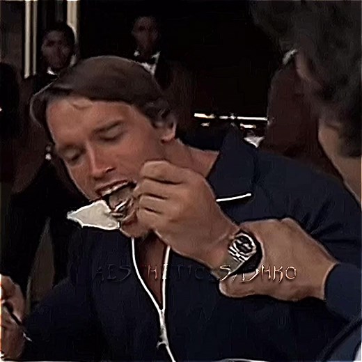 Arnold after hand day 💀 | #arnold #oldschool #W #bodybuilding #funny #🔥 #mrolympia #sashko🕊🔱 #aesthetic_sashko