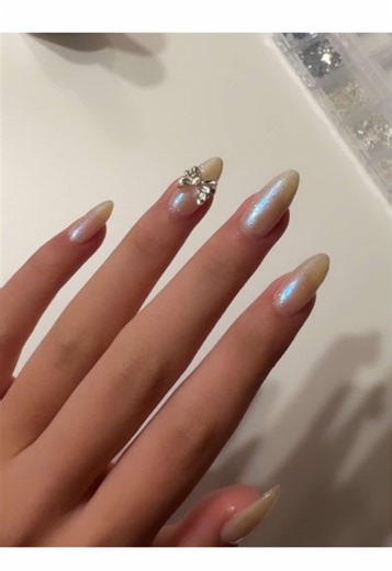 真珠ネイルのやり方とおすすめデザイン