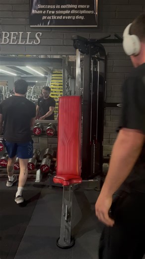 Follow for more ‘How to trains’ — you can also train finger flexion which is when you making a fist , bending your fingers inwards but you can do this at the start of wrist flexion exercises if you want. #gym #sbl #gains #growth #hypertrophy