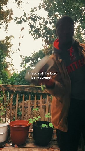 Everything is a moment to embrace a little joy 😅 #farmerclay #frompotstoplots #urbanfarmer