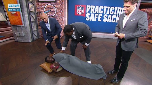 16M views · 24K reactions | Kevin Hart gives lessons on how to properly sack a quarterback in the NFL. | Get Up | Facebook