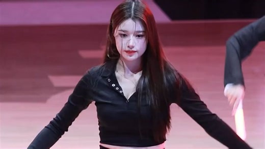 李艺斌 红色魔法 太迷人了2 Fubon Girls