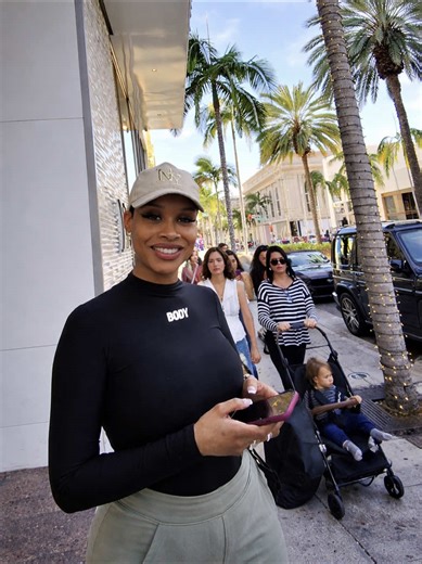 Bro wants to go shopping on rodeo #rizz #pov #rodeodrive #pickupline | rodeo drive