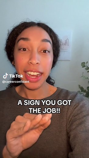 Here is a sign that you probably got the job during an interview! The hiring manager is in sell mode and is no longer asking you interview questions during the final round. #recruiterinsights #jobinterviewtips