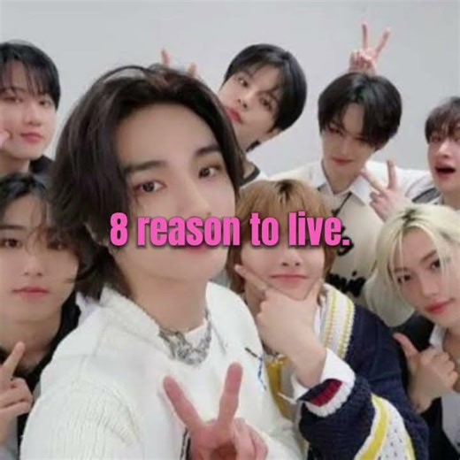 THERE'S A PEICE OF PINAPPLE IN MA BURGAH