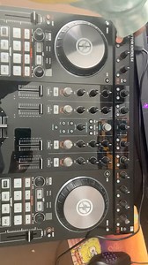 Traktor Kontrol S4 won't turn on completely