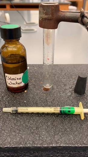 Halogen single replacement reaction #chemistry #chemteacherphil #fyp