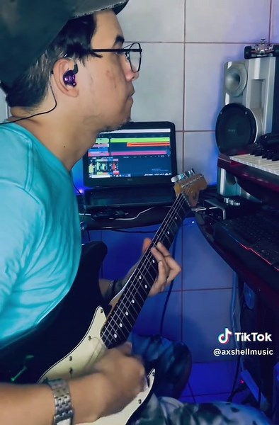 Hosanna Marco Barrientos version Ish Melton Guitar solo by ( Axshell Music )🔥🔥🎸#fender #stratocaster #viral_video #musicacristiana #blackbox