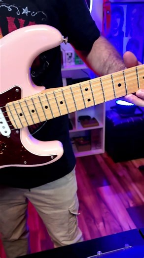 FENDER PLAYER STRATOCASTER SSS SHELL PINK