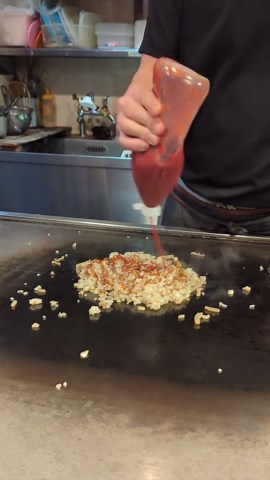 神戸・和田岬の鉄板焼きオムライス【十文字】