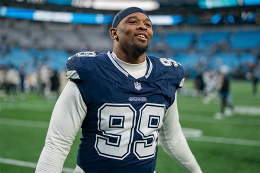 Giants get edge rushing help by signing Cowboys' Chauncey Golston