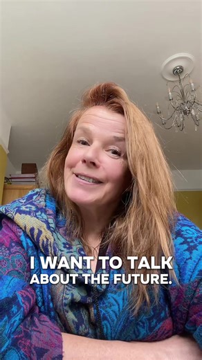 GCSE Spanish students STOP USING en el futuro AND START USING cuando sea mayor. I’m Lucy and I’m a Spanish (and French) tutor with lots of books on Amazon and a YouTube channel - total novice at TikTok but looking forward to getting a few more followers 😂 #revisiontips #gcsespanish #spanishgcse #spanishrevision #spanishlessons