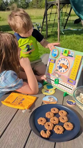 For parents of preschoolers and older children, you need this activity board! My Fun Day is an excellent way for older kids to connect with their preschool siblings as they learn and play together. Children slide and turn the various pieces on the wooden activity board to indicate the months of the year, days of the week, seasons, weather, and time on the clock. *Includes 13 activity disks to help children understand their daily world while strengthening fine motor skills and speech. A great lea