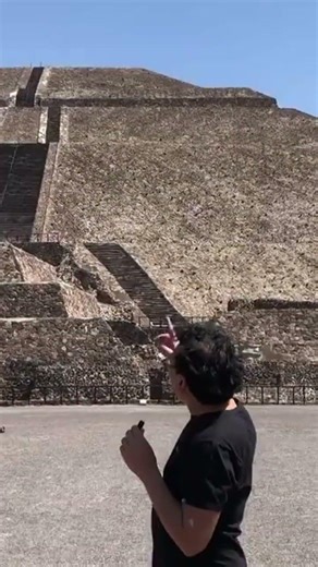 El Guardián Secreto de la Pirámide del Sol