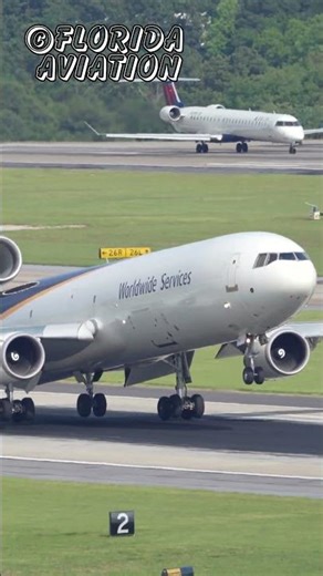 McDonnell Douglas MD-11 – Beautiful Landing at the World’s Busiest Airport in 4K | Plane Spotting