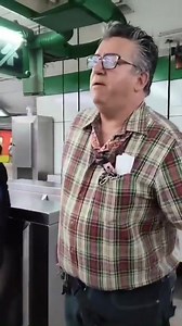 13K views · 207 reactions | Ⓜ️ #DeLocos Una mujer identificada como...