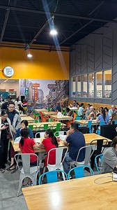 🍽️ NEW INTERNATIONAL FOOD HALL: A new food hall is now open near Charlotte. Tucked inside the Super G Mart in Pineville is Alley 51, a “culinary crossroads” inspired by Asian street food, with nearly a dozen vendors serving classic bites from Vietnam, Korea, the Phillipines and more, along with an arcade, kids’ zone and more. 🔗: You can find more details at CharlotteFive.com 🎥: Alex Cason, Chyna Blackmon | CharlotteFive