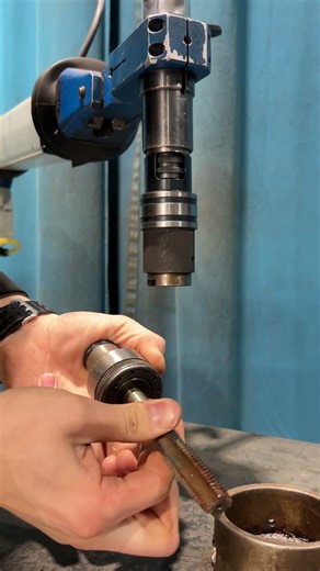 Roscamat Tapping Arm and how it works #metalworking #tools #pneumatictools