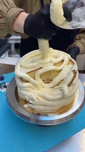 Delicious Ski Slope Cake Recipe for Winter Celebrations