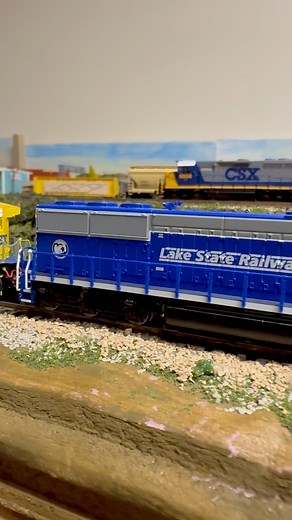 It’s a late night down in my train corner. I was mainly trying to troubleshoot some spots on my layout, but decided to recrew L313 to go north containing ScaleTrains and Atlas Model Railroad Company, Inc. locomotives. Copyright ©️ Racer Rail Photos. #fblifestyle #rainydays #modeltrains #modelrailroad #modelrailroader #modelrailroading #nscalemodeltrains #nscaletrains #nscale #modelrailway #trainlayout #diorama #minature #trains #railway #railroad #csx #hobby #lakestaterailway #lsrc #reels #fbree