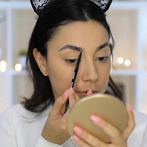 12K views · 716 reactions | Loving this matte look using the new @covergirl Clean Matte, Foundation, Clean Matte Pressed Powder and the Easy Breezy Micro Define + Fill Eyebrow Pencil. —— Ustedes saben que me encanta un maquillaje fácil y rápido. Aquí les comparto este de @covergirl | Styled by Ale | Facebook