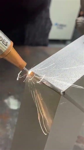 AluminumCourtyardGate#AluminumWelding#AluminumAlloyDoorsAndWindow#HandcraftingLaser welding machine