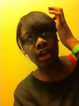 Girls W. Their Buttcrack Showing
