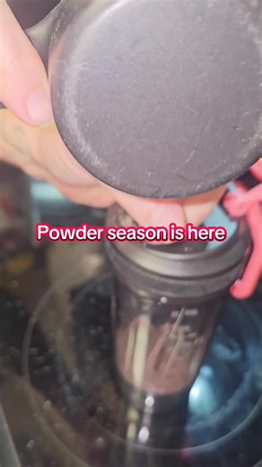 Mess-Free Powder Dispenser for Smooth Fitness Prep