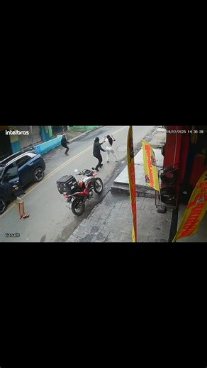 Alerta de Notícias RJ on Instagram: "Ex-Rainha de bateria da Beija-flor, Rayssa Oliveira foi assal t4da em Nilópolis. Siga 👉 @riotvaovivo para mais notícias urgentes. #beija #beijaflor #raissadeoliveira #novaiguaçu #urgente riodejaneiro"