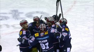 Das bereits neunte Saisontor von Mark Olver war ein ganz ganz wichtiges. Was haben wir alle den Ausgleich herbeigesehnt... Die kompletten Highlights des gestrigen Spiels gibt's bei Telekom Sport. | Eisbären Berlin
