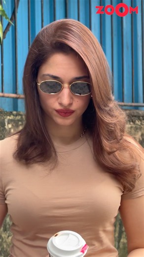 Tamannaah Bhatia Patiently POSES for the Paps #shorts #tamannaahbhatia #viral