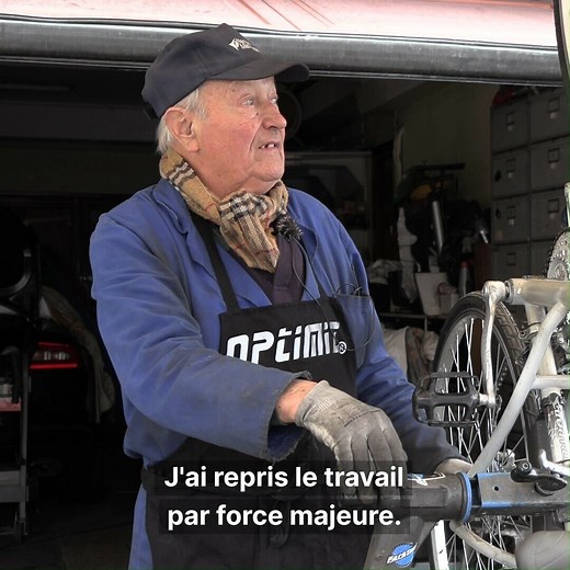 1.7M views · 101 reactions | A 89 ans, pour payer l'Ehpad de sa femme, Claude s'est remis au travail. Depuis quatre ans, six jours sur sept, il répare des vélos dans son jardin. Et aucune bicyclette ne lui résiste  | Le Journal des Sables | Facebook