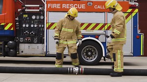 Disconnecting screw thread suction