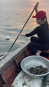 Amazing Crab Trapping Skills With Chicken | Emma Girl Fishing