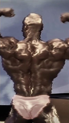 Ronnie Coleman at the 2001 Mr. Olympia… the peak of bodybuilding history. #ronniecoleman #mrolympia