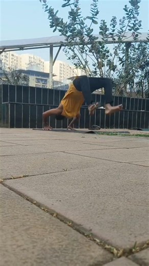 kick up/ kick up tutorial #flip #flips #stunt #ytshorts #shorts