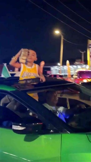 Lil homie stuntin with his daddy 🤴