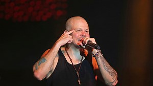 Revelan cuando René Pérez, Calle 13, hoy Residente, se indignó porque Hollman Morris quiso usarlo con fines políticos: ¿evitó repetir la historia?